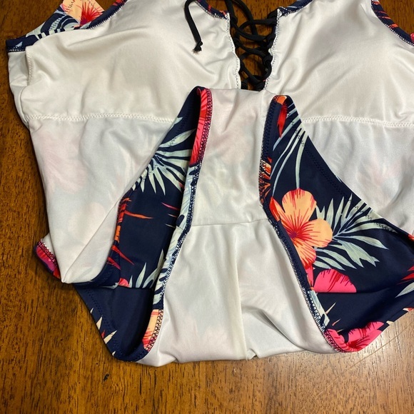 Pink by Victoria secret one‎ piece swimsuit size Large. - Picture 11 of 12